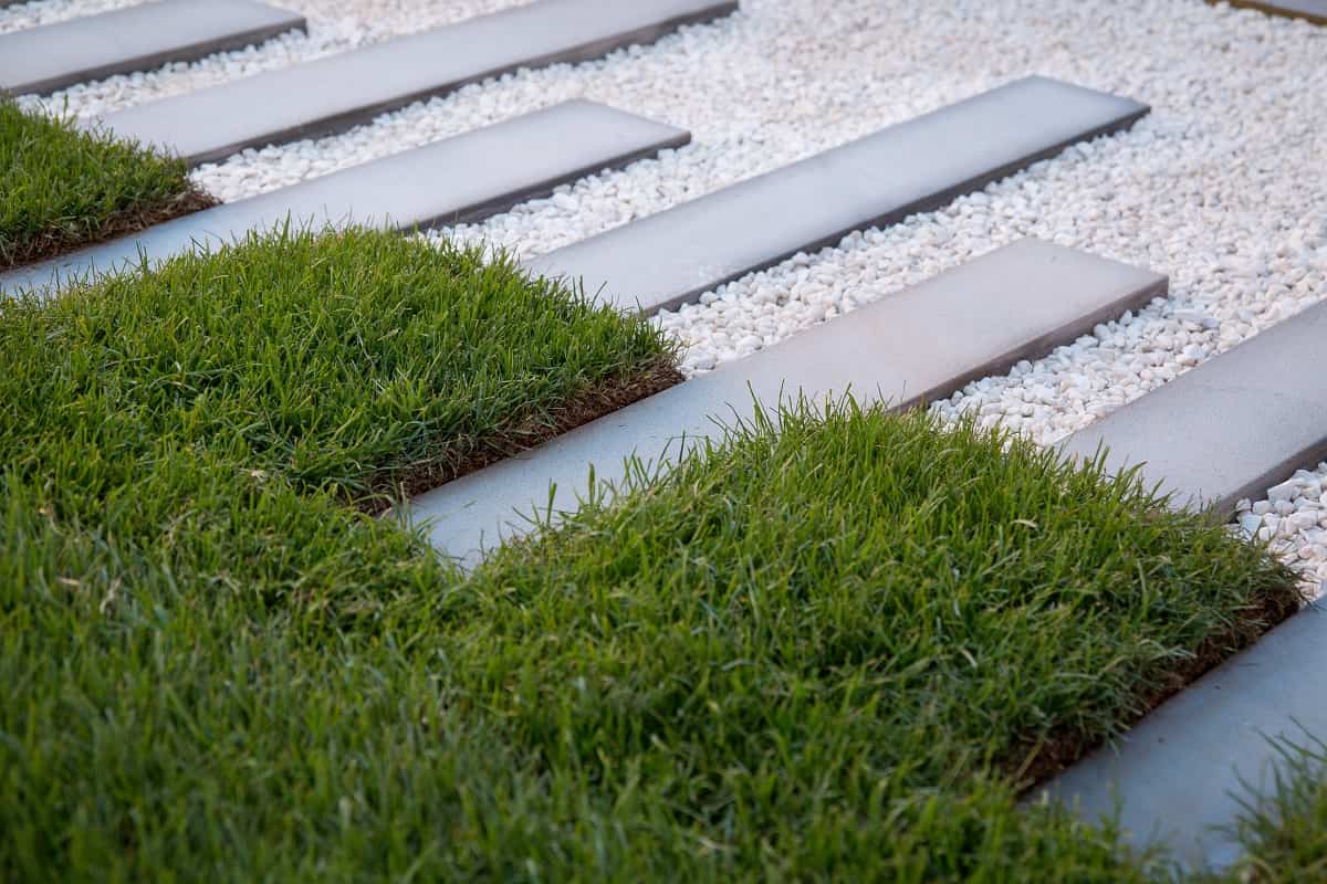 Garden With Stepping Stones: Top 15 Ideas | Stone Center