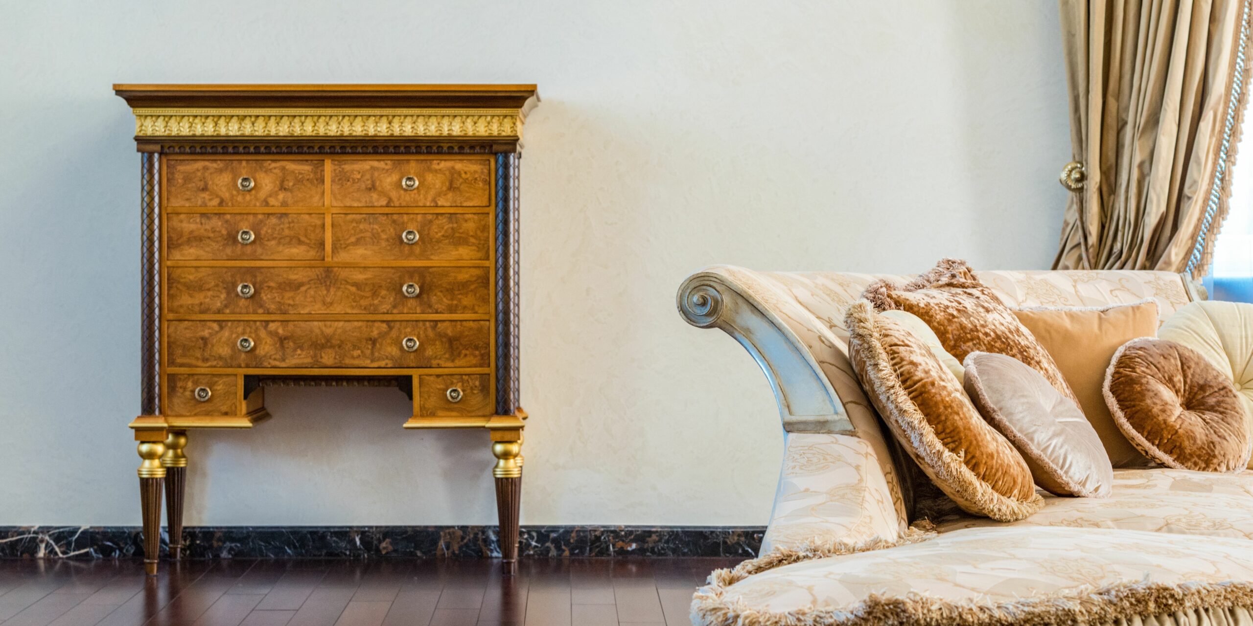 Tips on how to sell antique furniture | Do U Have