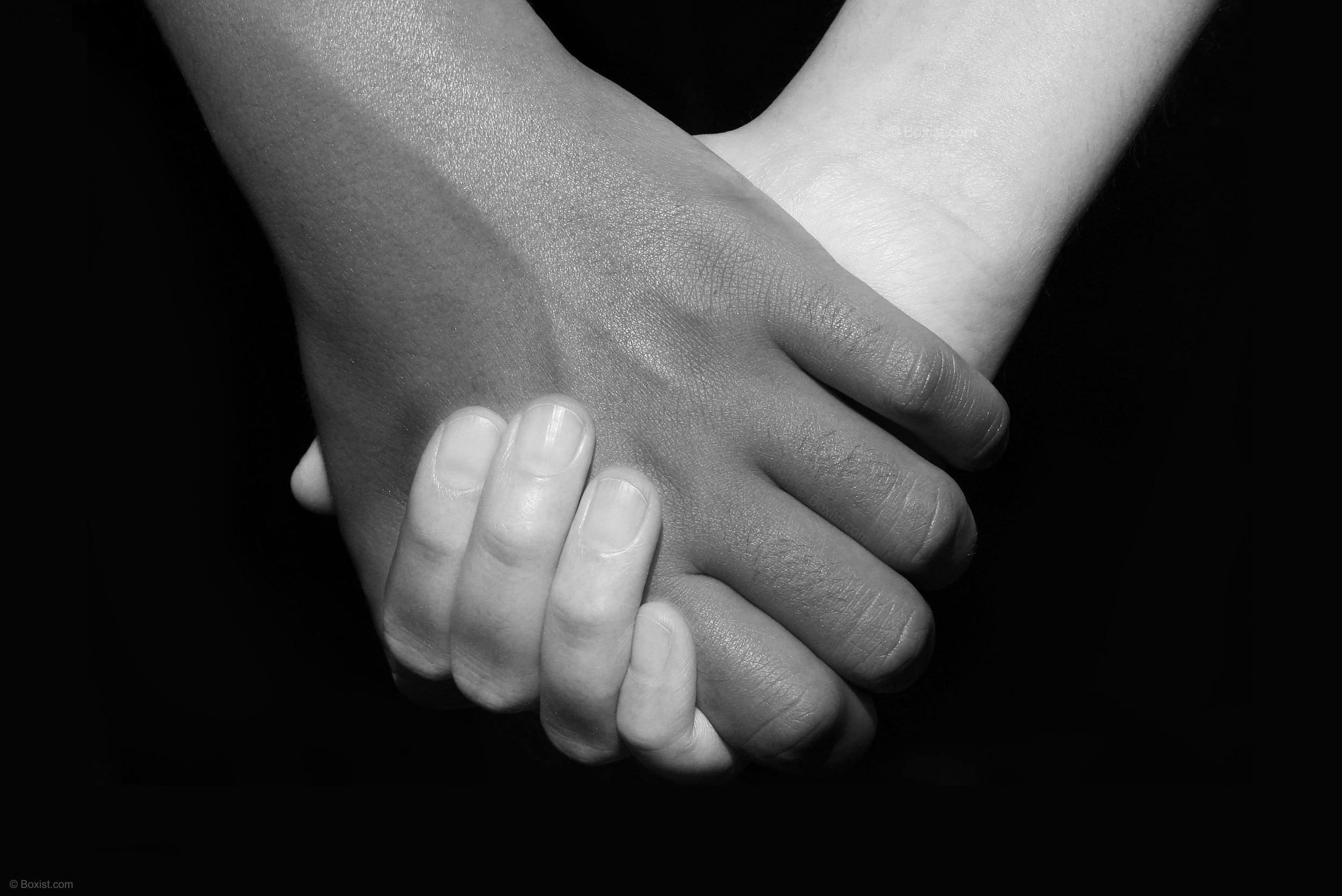Two Hands Holding Together In Black And White - Boxist.com Photos Portfolio
