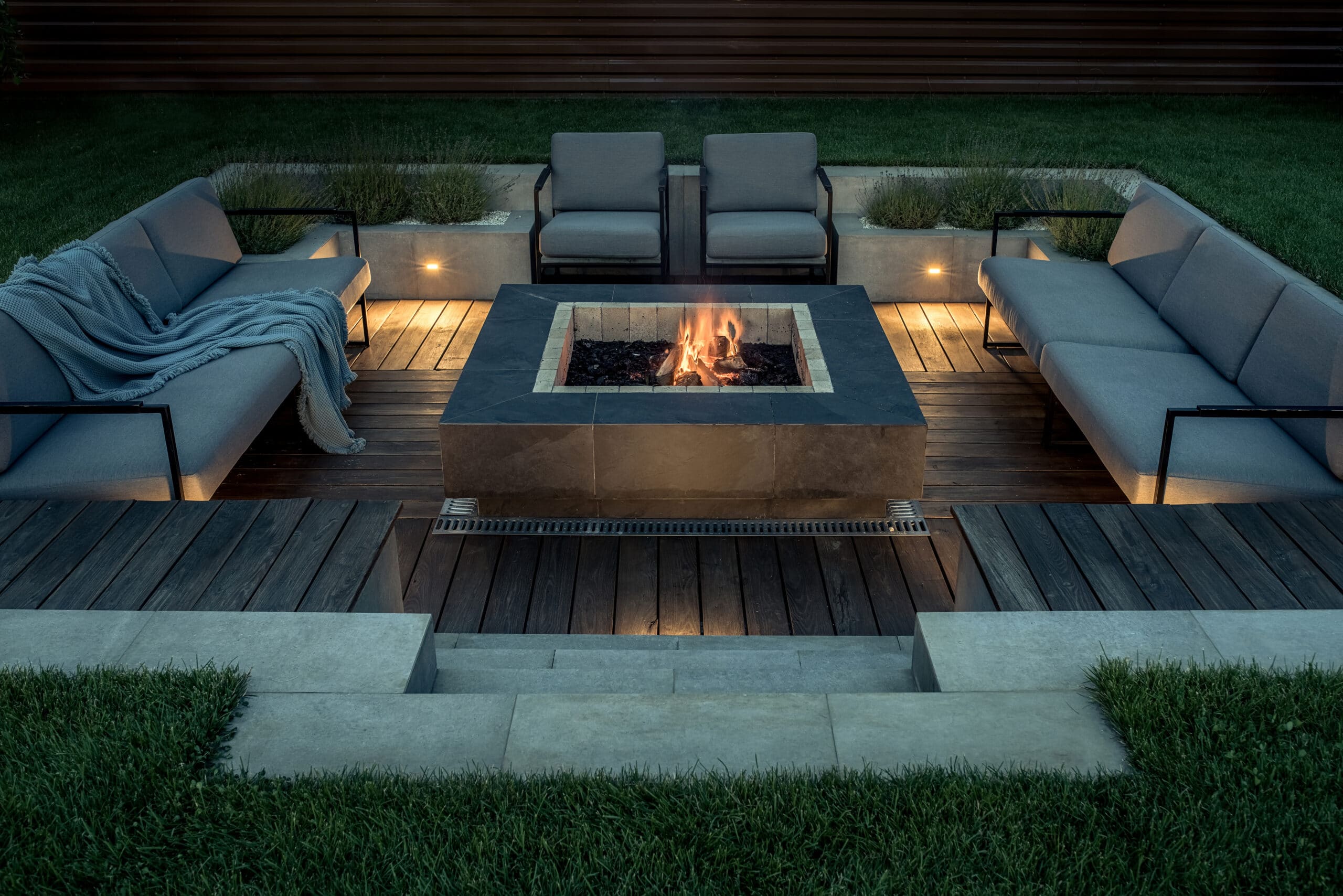 The 4 Types Of Fire Pits: What&#39;s The Best For You?