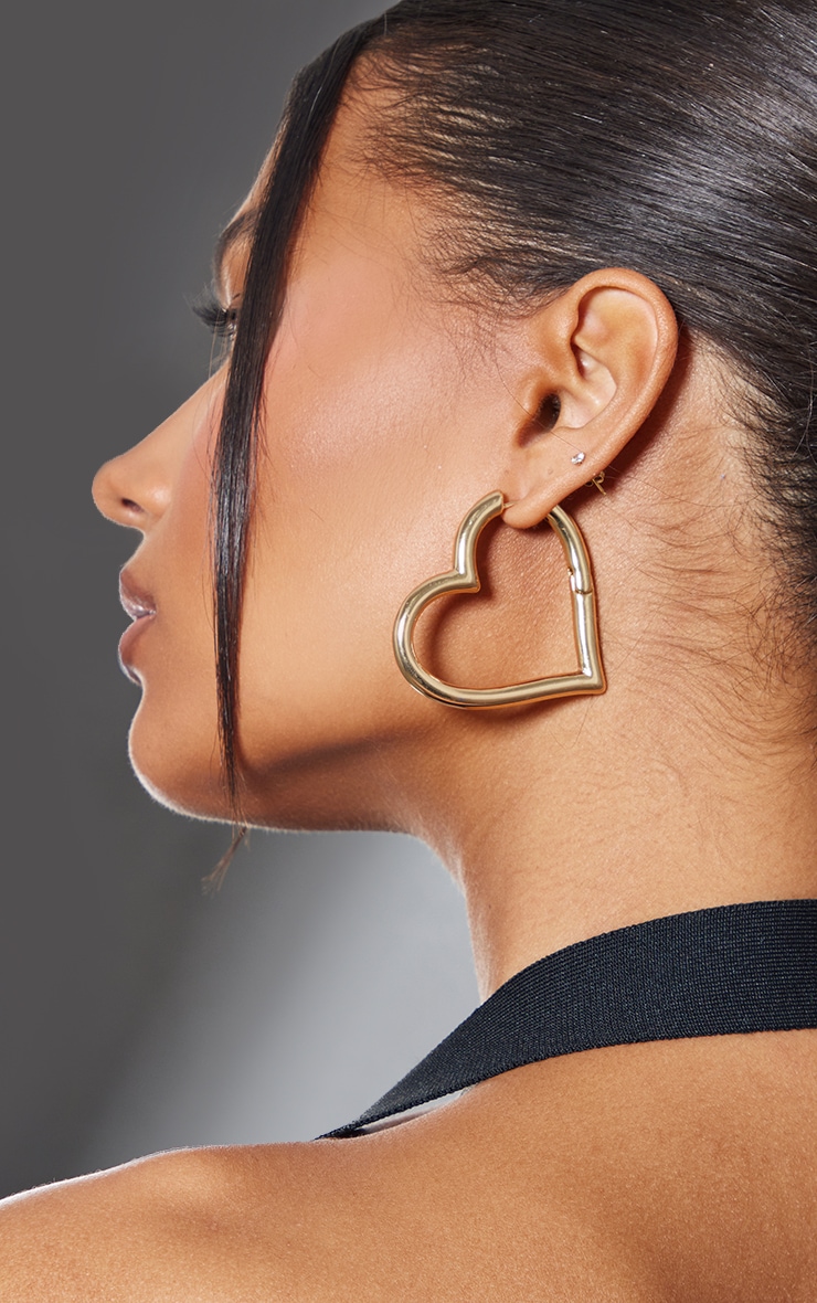 Gold Contiual Heart Hoop Earrings | PrettyLittleThing CA