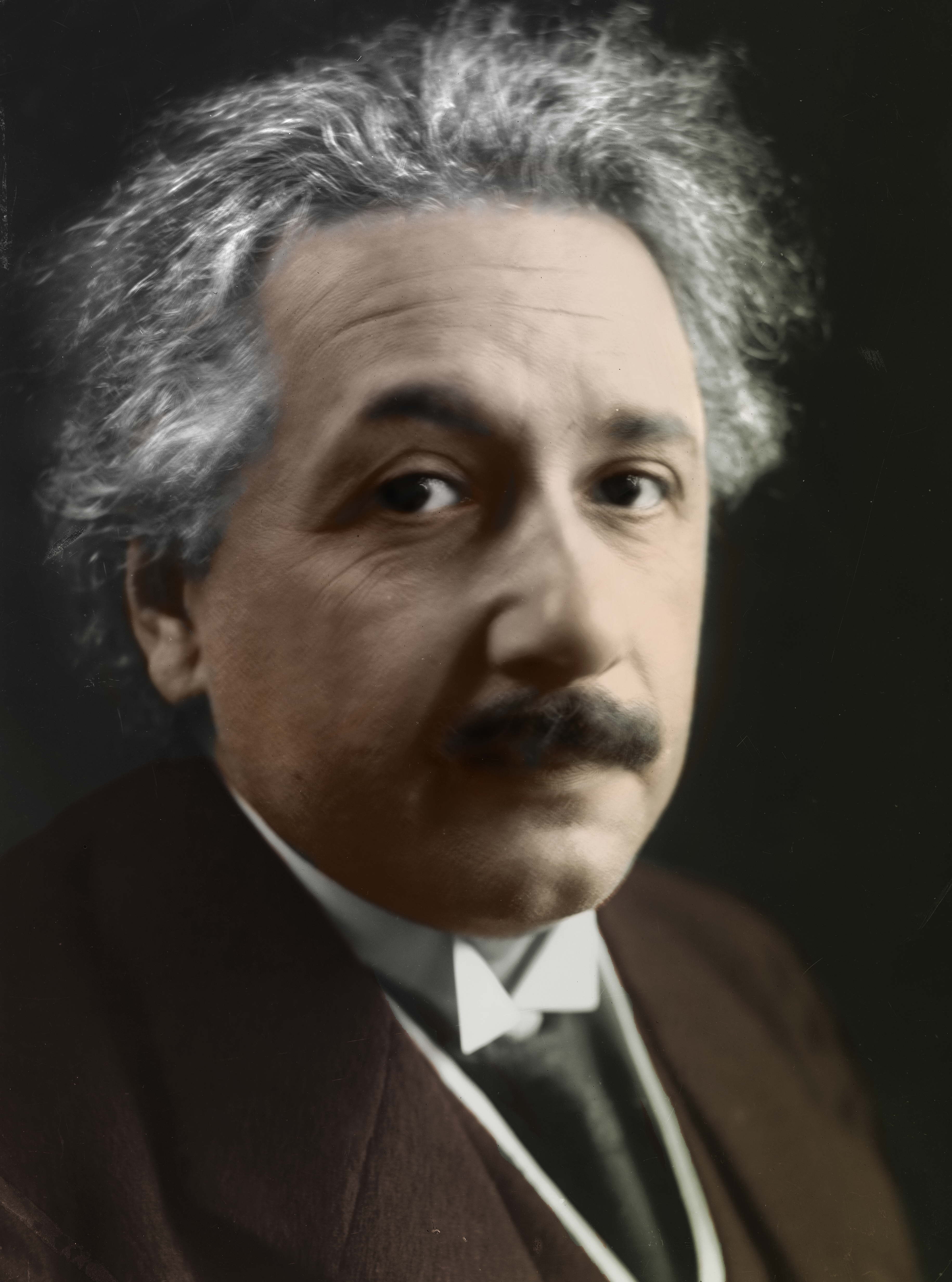 9 Things You May Not Know About Albert Einstein-physicsknow ~ Physicsknow