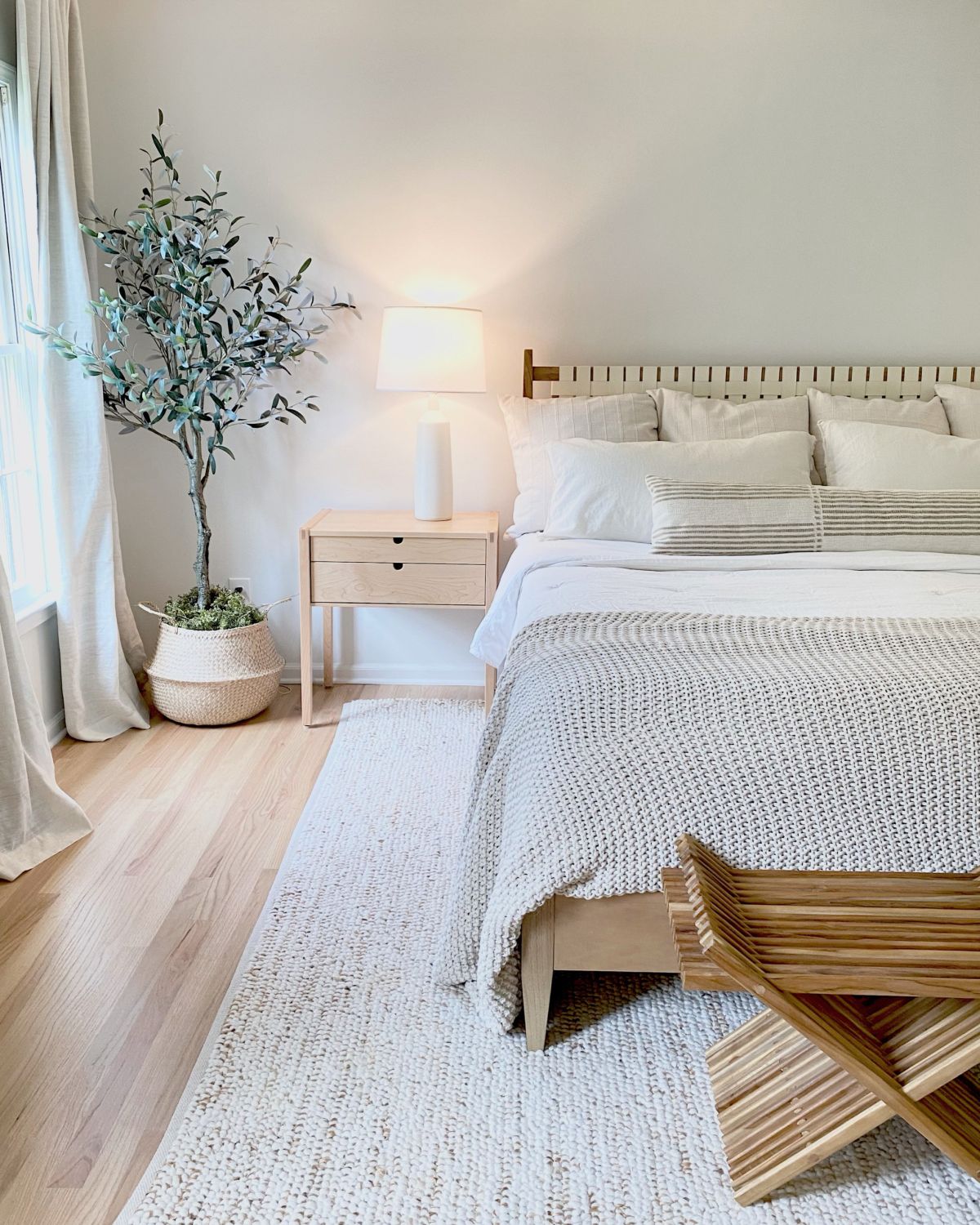 Scandinavian Interior Design Bedroom | Cabinets Matttroy