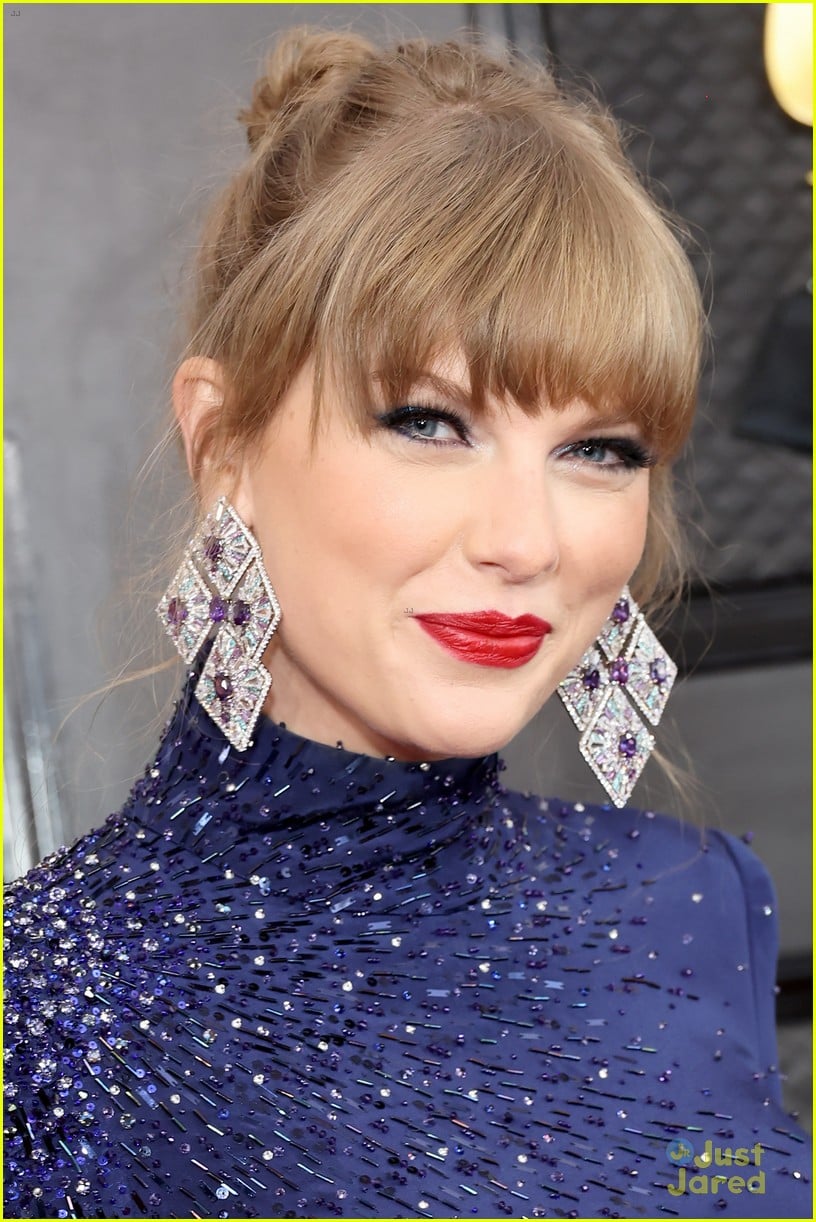 Taylor Swift Grammys 2022 Hair