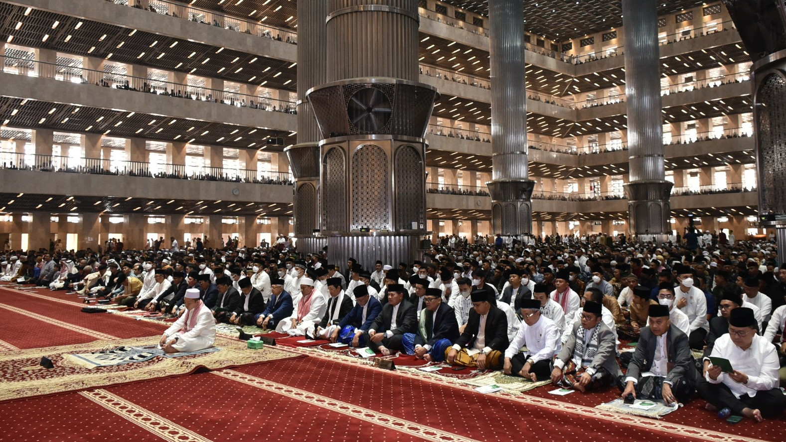 Gelar Salat Idulfitri 2023, 200 Ribu Lebih Jemaah Penuhi Masjid Istiqlal