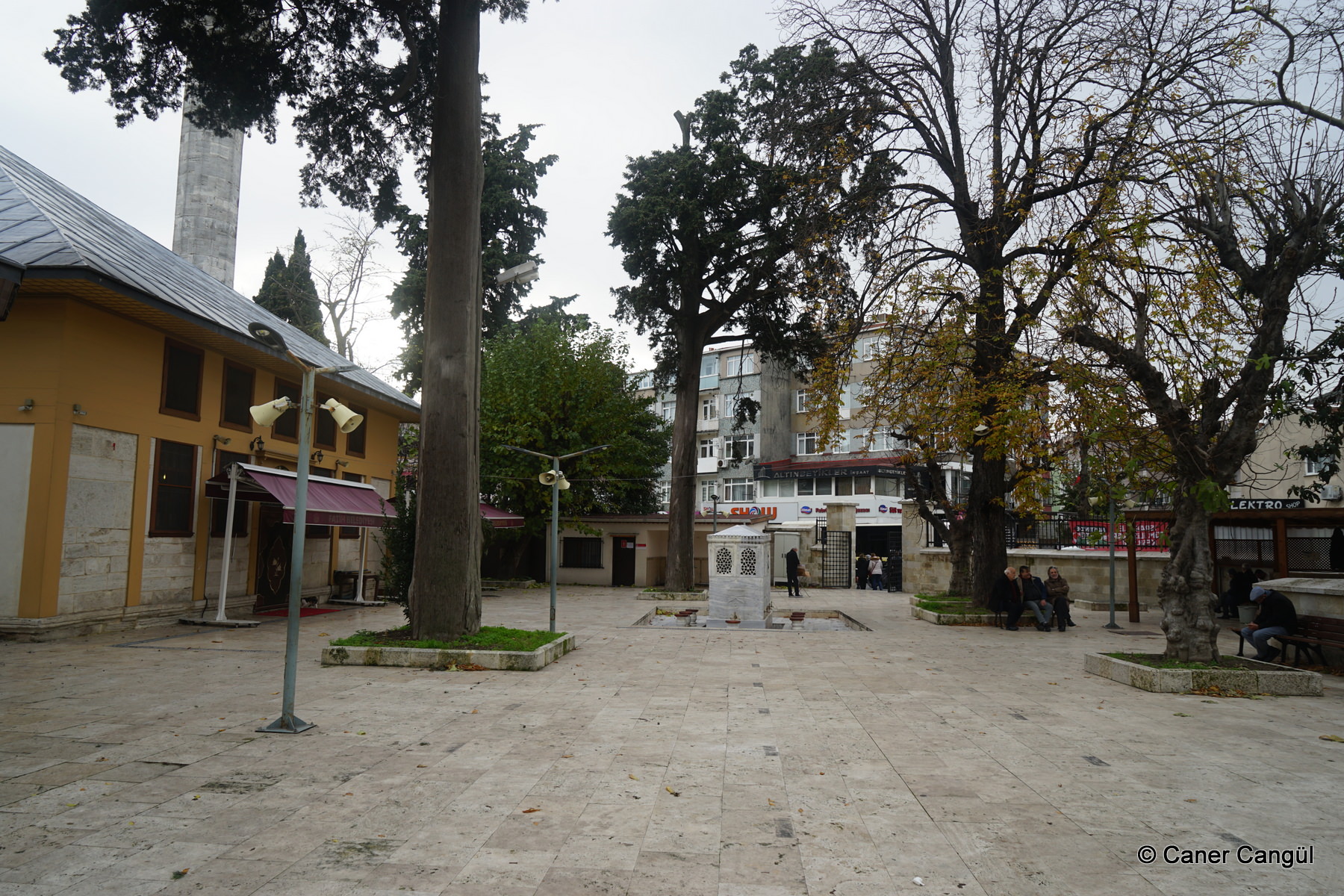 Ramazan Efendi Camii Avlusu • Kültür Envanteri