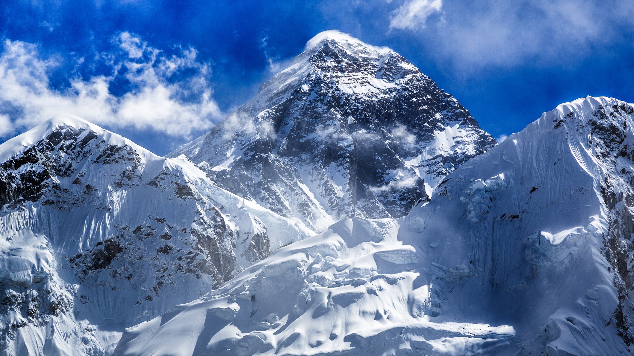 Daredevil Alpinist Sets Bold New Record On Mount Everest| Advnture