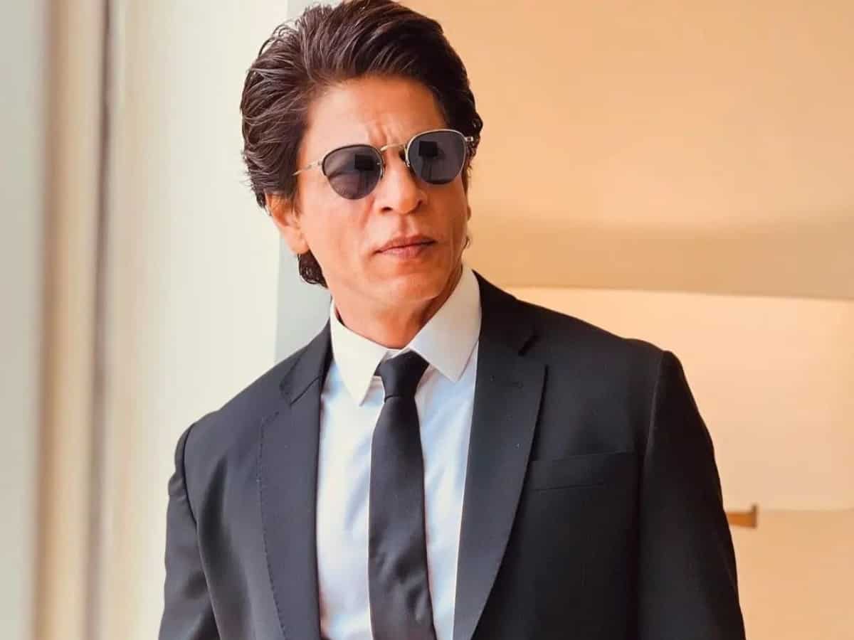 SRK Consoles Heartbroken Fan Whose Love Interest Is Marrying Another Man