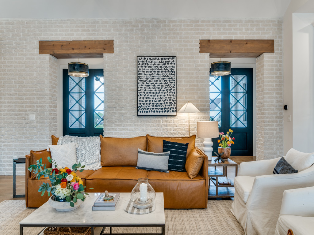 8 Steps To Make Modern Style Look Warm And Welcoming| Courtney Warren Home
