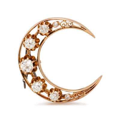 VICTORIAN, YELLOW GOLD AND DIAMOND CRESCENT BROOCH Lot 16
