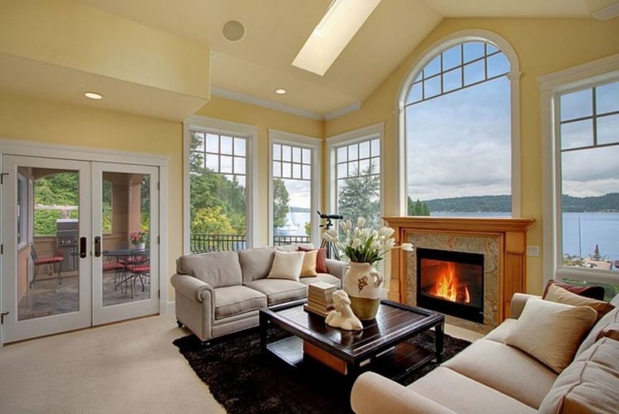 30 Naturally Lit Living Rooms with Skylights (PICTURES)