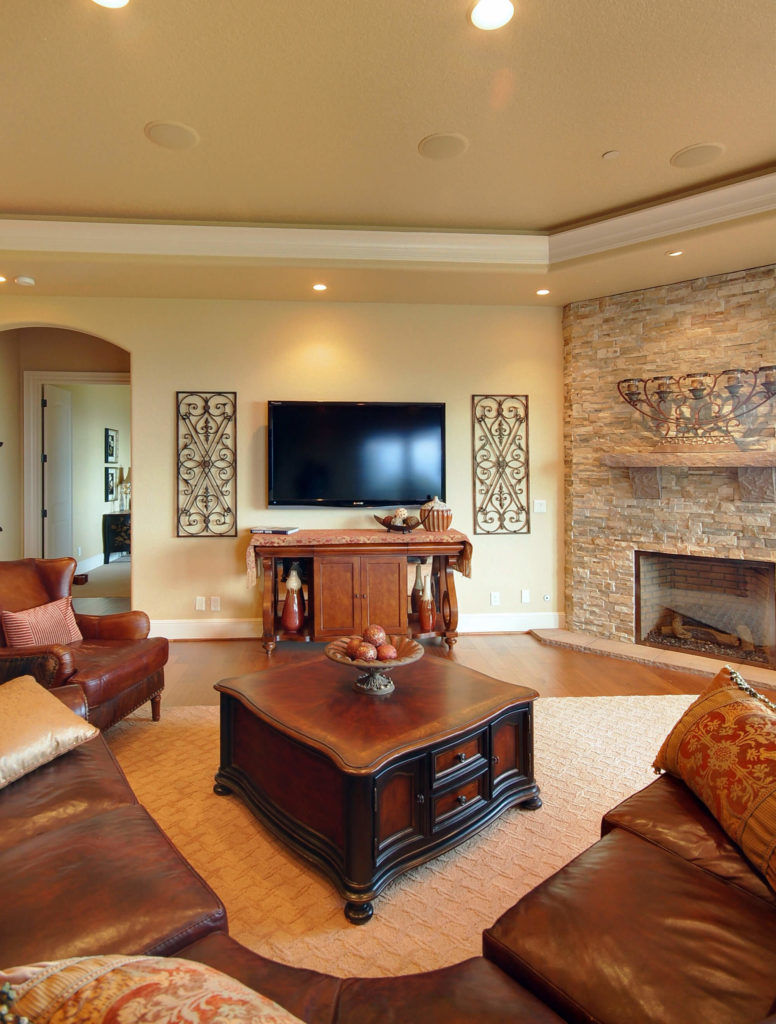 25 Cozy Living Rooms with Fireplaces