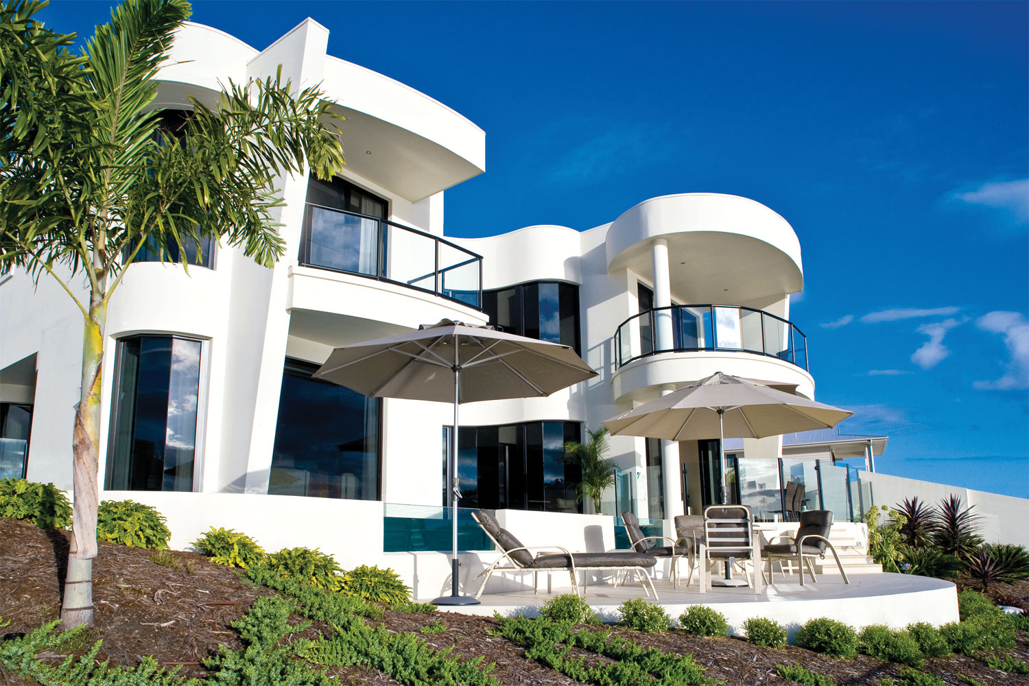 A Custom Design: Ultra-luxury Home - Completehome
