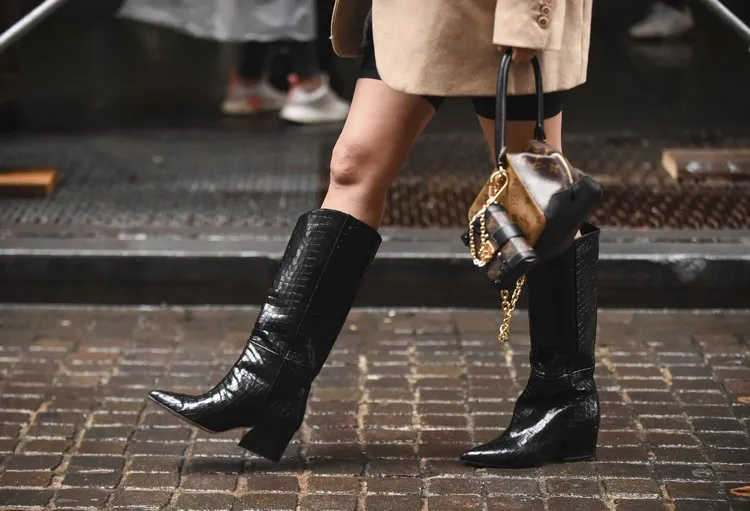 Bottes Hiver 2022/2023: Les 5 Modèles Tendance Pour Affiner Vos Belles Gambettes Cette Saison