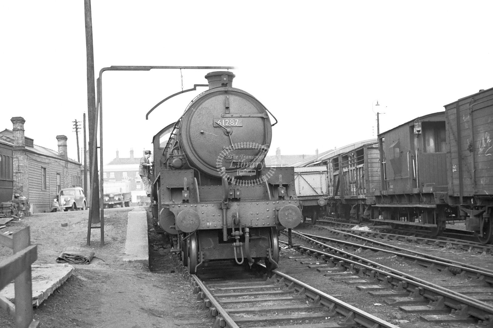 The Transport Library| Ex LNER B1 4-6-0 No.61287 At Kings Lynn - H Cartwright - CW10533