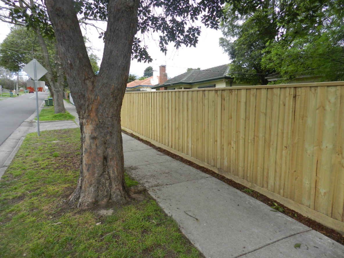 3 Reasons To Use Treated Pine Paling Fences To Improve The Look Of Your Home - Timber Fencing...
