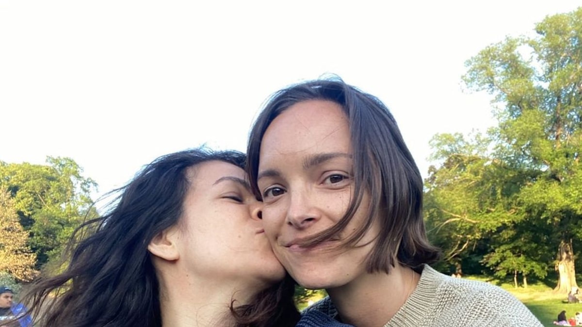 Abbi Jacobson & Jodi Balfour Make It Instagram Official