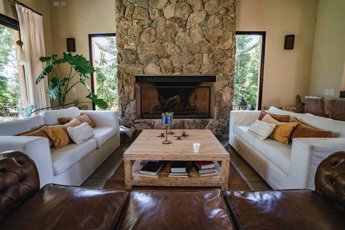 Living Room Stone Fireplaces: The Perfect Solution for a Traditional Look - Fireplace Ideas