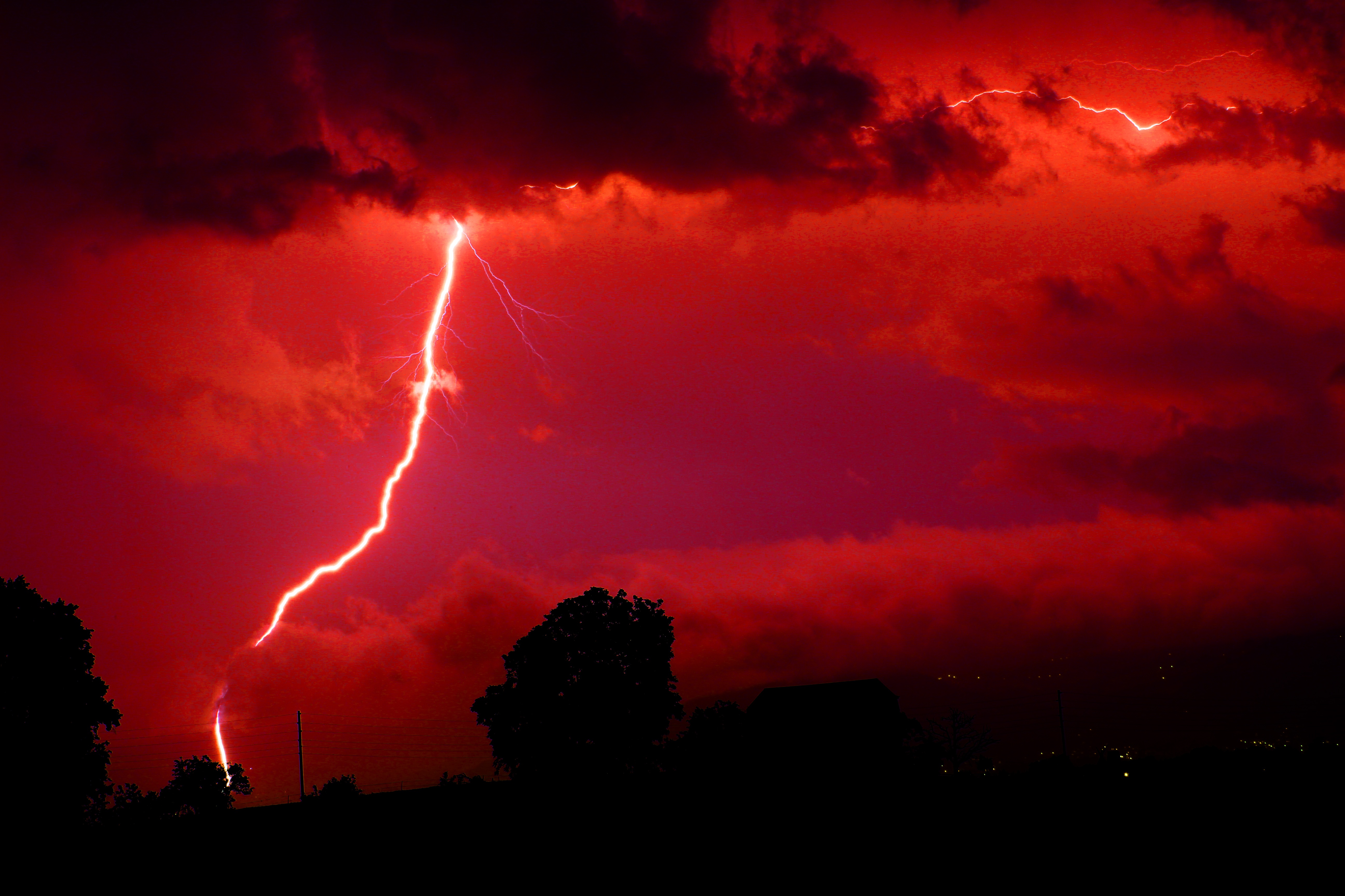 Kostenlose Foto: Natur, Wolke, Himmel, Nacht-, Atmosphäre, Rot, Wetter, Blitz, Energie, Donner...