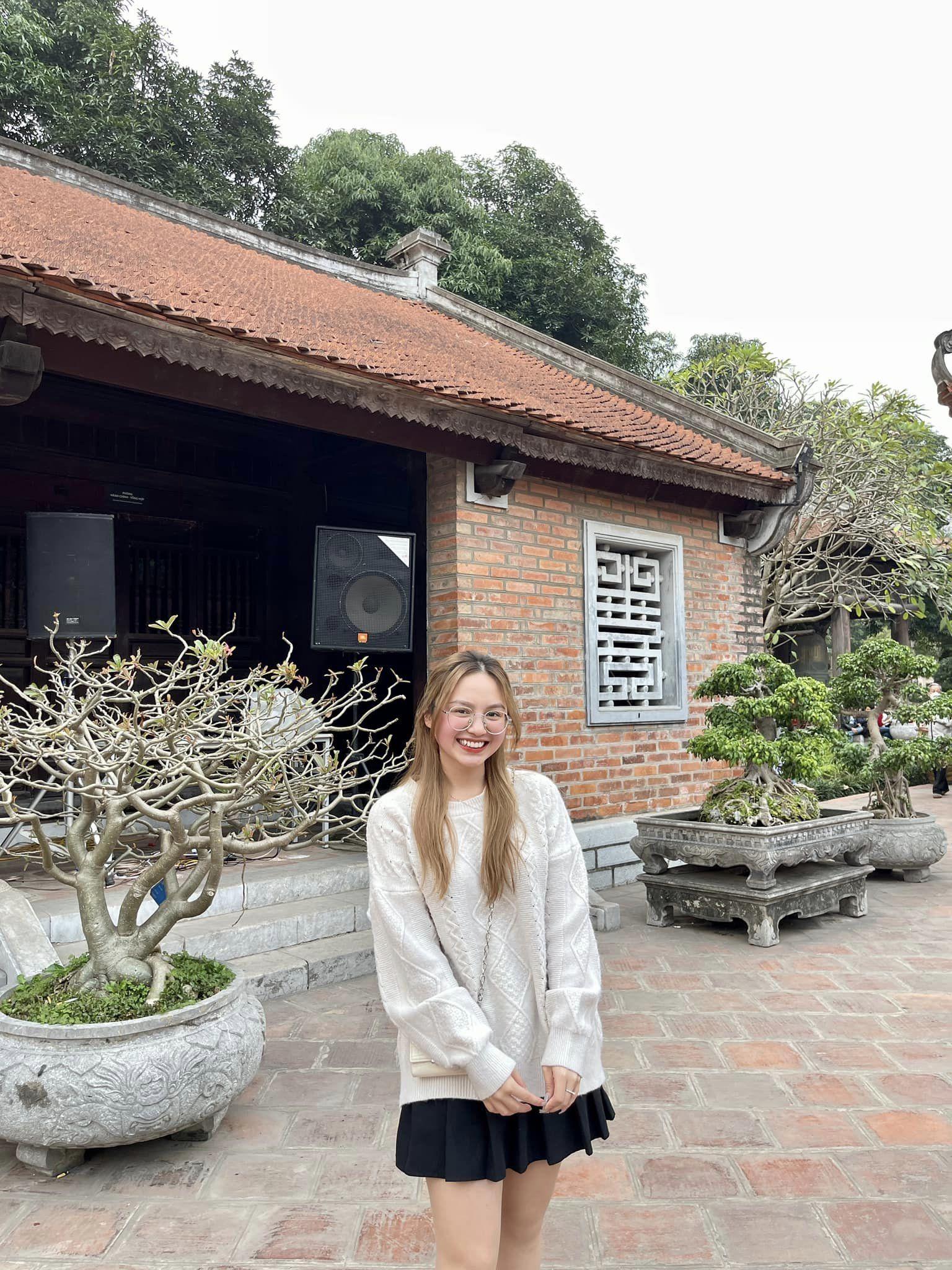 Đặng Thu Hà Là Ai? Profile Cô Nàng GenZ Schannel Năng động