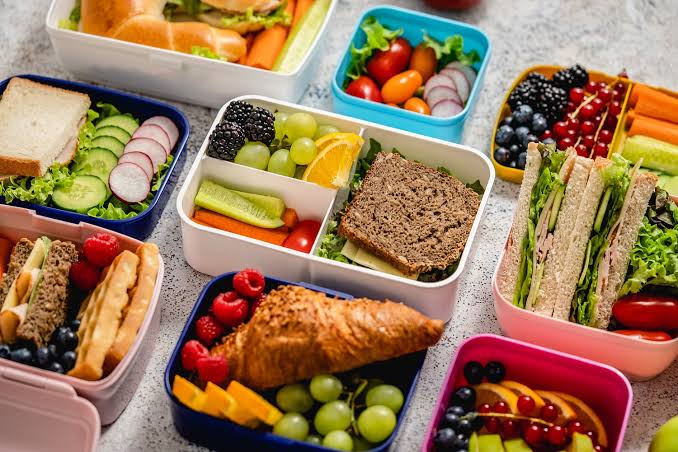 5 Best Simple Lunch Ideas To Surprise Him At Work - Govima News