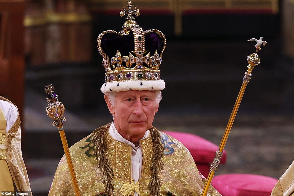 King Charles Begins His Historic Procession: Monarch Leaves Buckingham Palace| Daily Mail Online