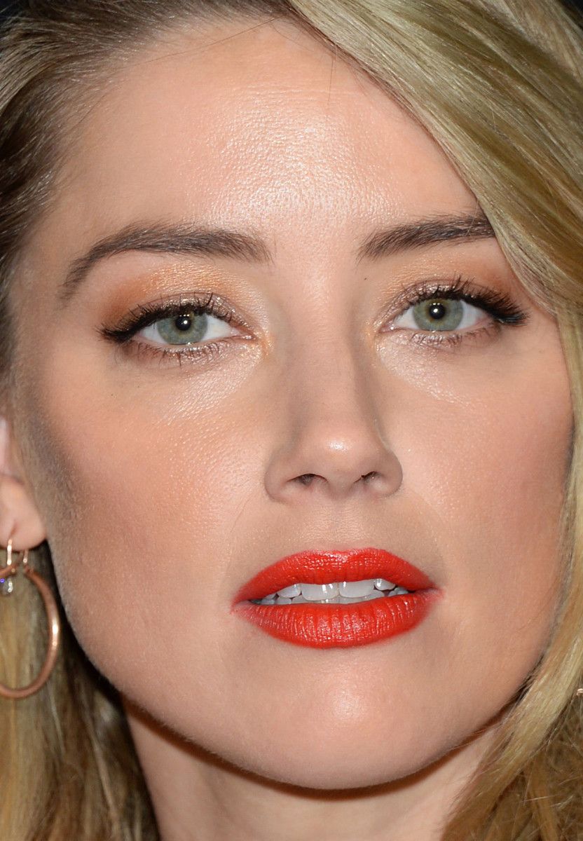 Close-up Of Amber Heard At CinemaCon 2018. | Amber Heard Images, Amber Heard Makeup, Amber Heard