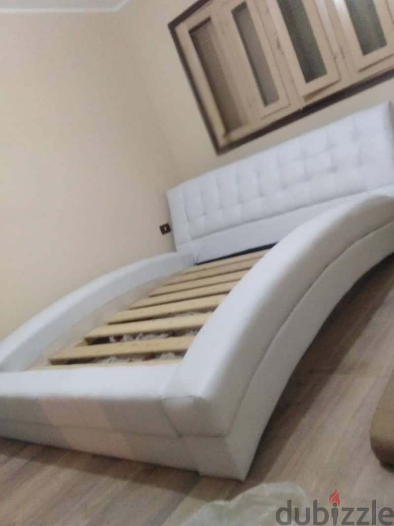 سرير مودرن من Accebt Furniture - غرفة نوم - 197570862