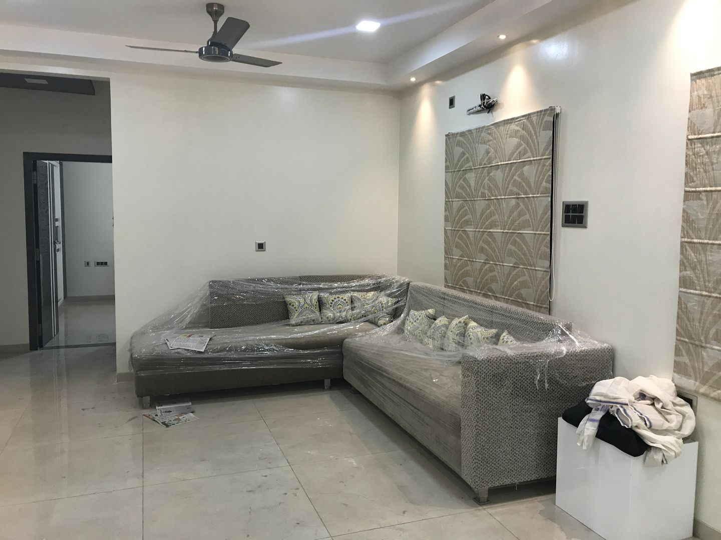 Luxury interior design 3 bhk flat minimalist living room by nabh design & associates minimalist ...