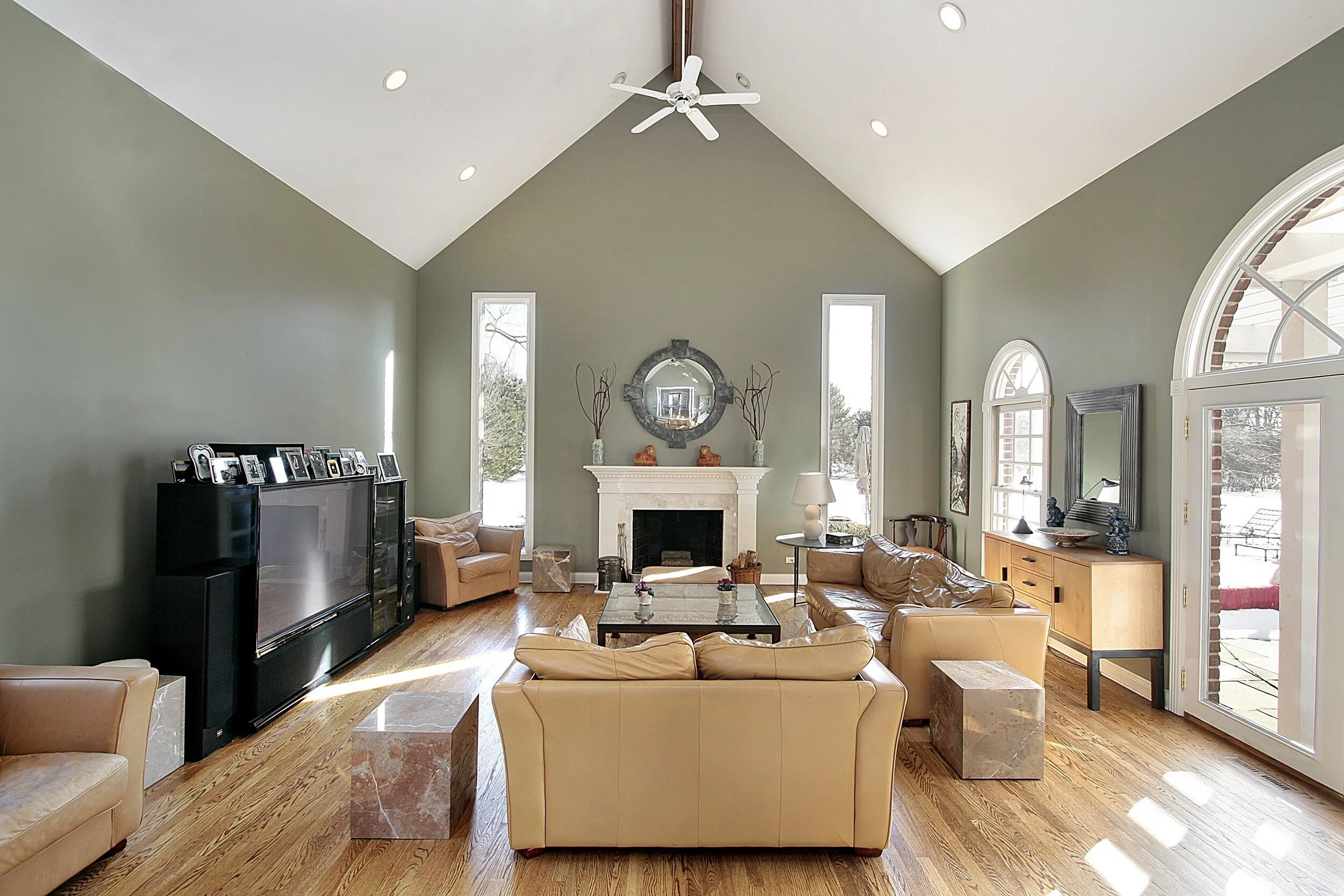 What Is A Vaulted Ceiling?