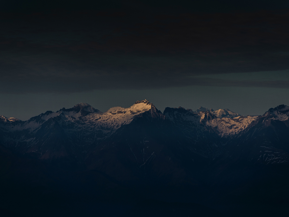 1200x900 Resolution Clean Night Sky And Mountains Peak 1200x900 Resolution Wallpaper ...