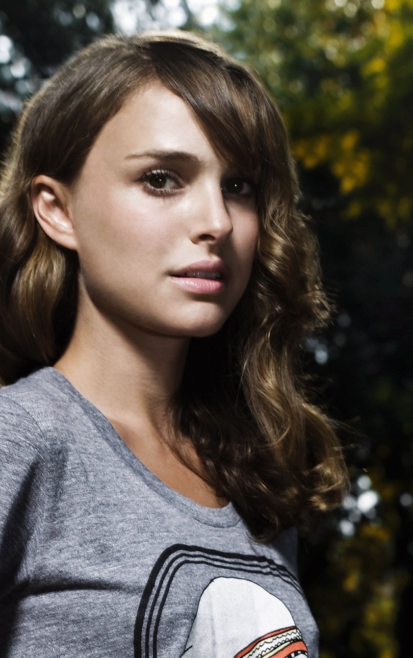 810x1290 Resolution Natalie Portman, Brunette, Shirt 810x1290 Resolution Wallpaper - Wallpapers Den