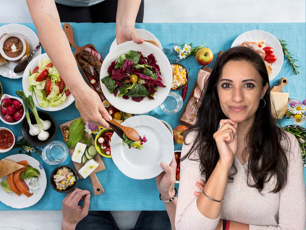 How To Eat More Mindfully | Intrabalance