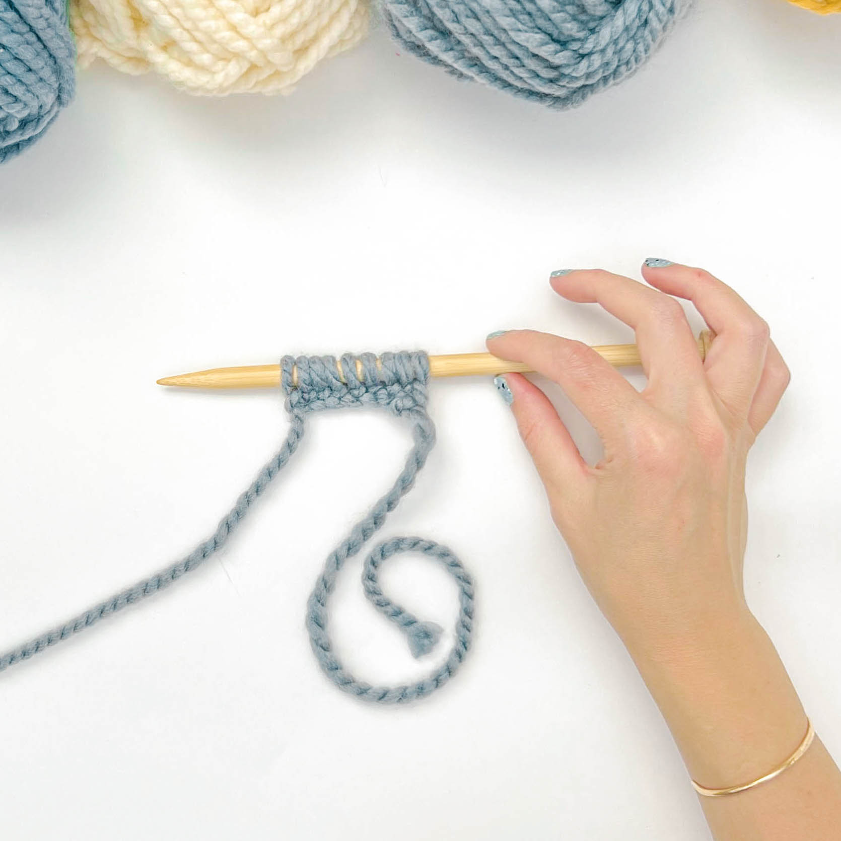 Knitted Cast On For Beginners [5 Easy Steps]