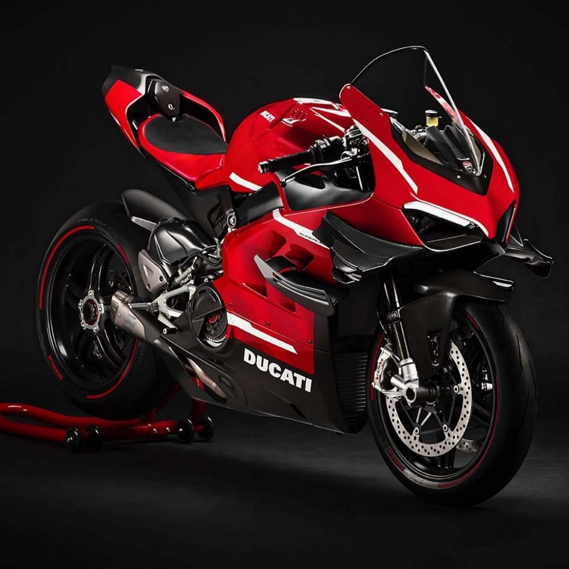 This Drop Dead Gorgeous Carbon Fiber Rocket Is The Most Powerful Bike Ducati Has Ever Produced ...