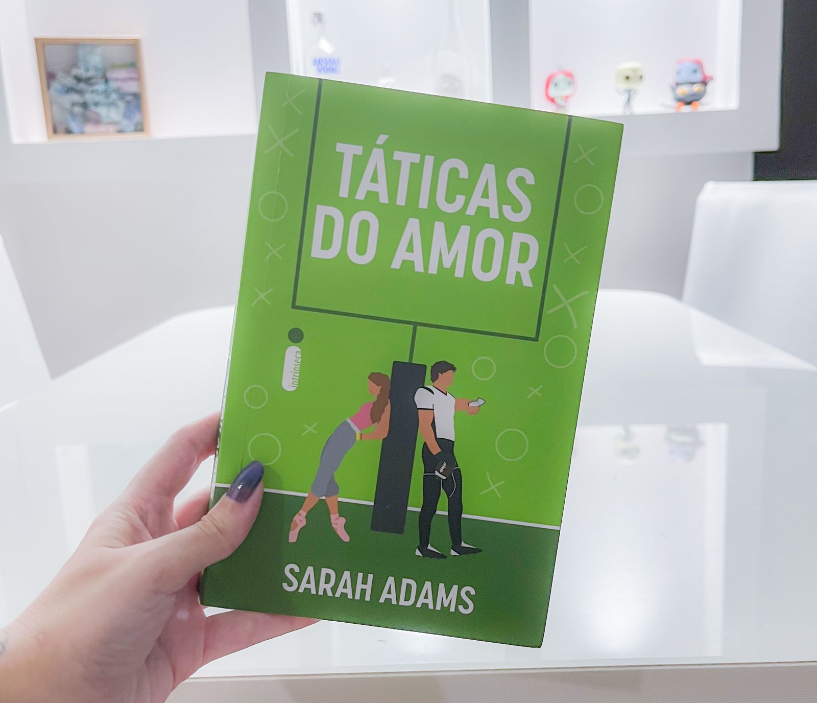 Resenha: Táticas Do Amor, De Sarah Adams – Manual Geek
