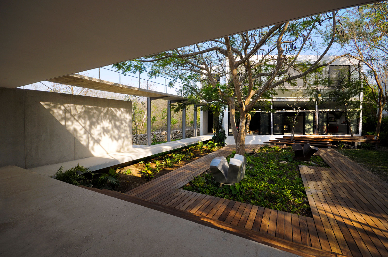 Courtyard-modern-house - Studio MM Architect