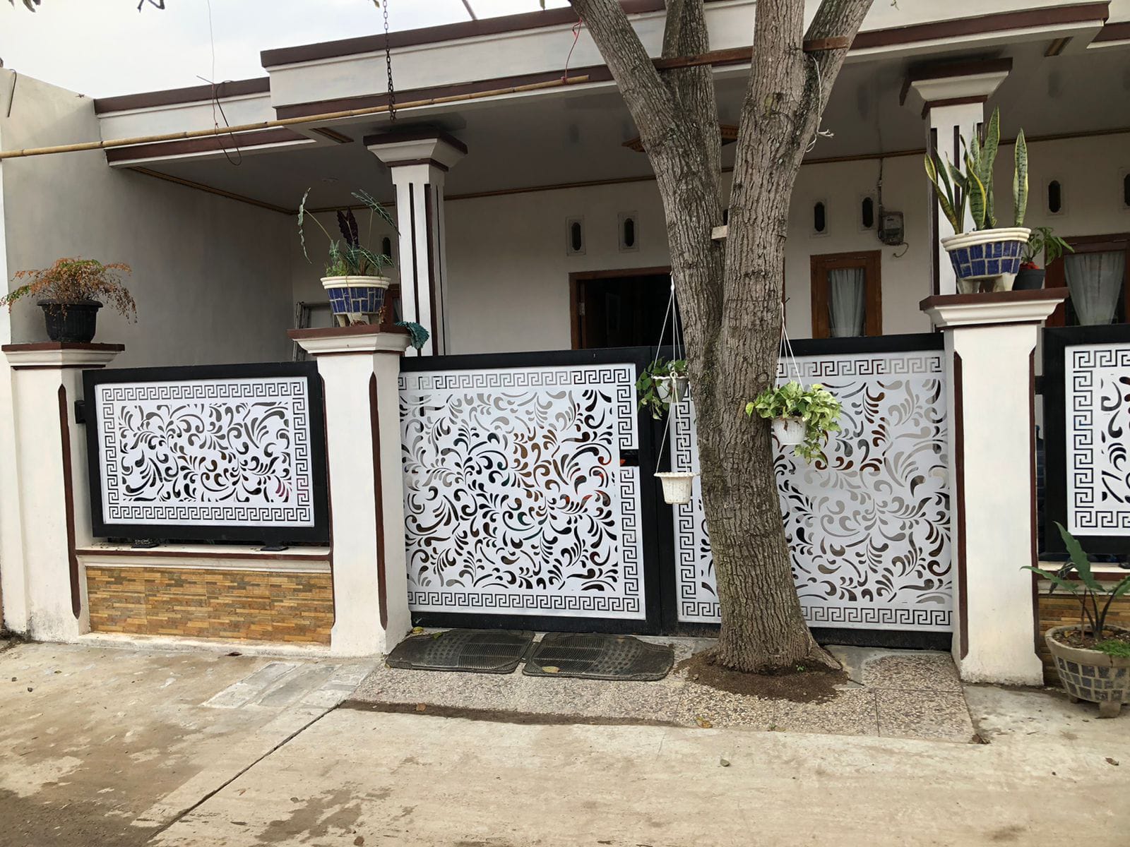 9 Inspirasi Pagar Rumah Murah Dan Cantik - MCMProperti