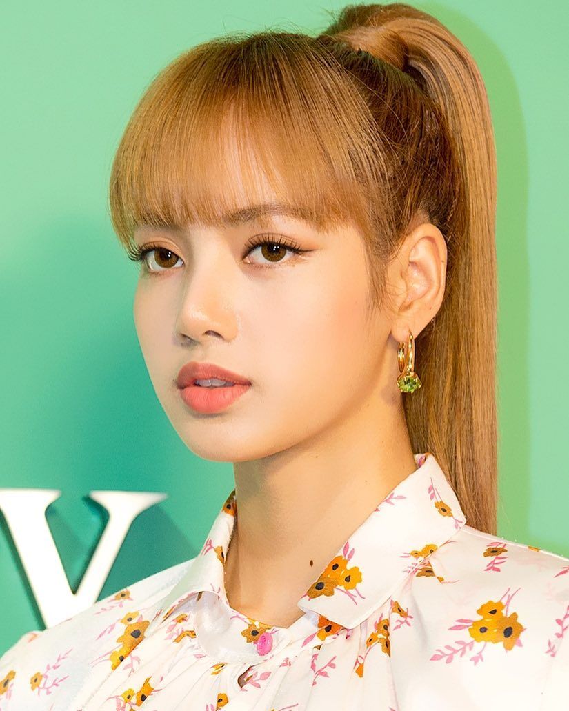 Ngắm Loạt ảnh Này Mới Thấy Lisa Và Trang điểm Mắt Mèo Sinh Ra Chính Là Dành Cho Nhau