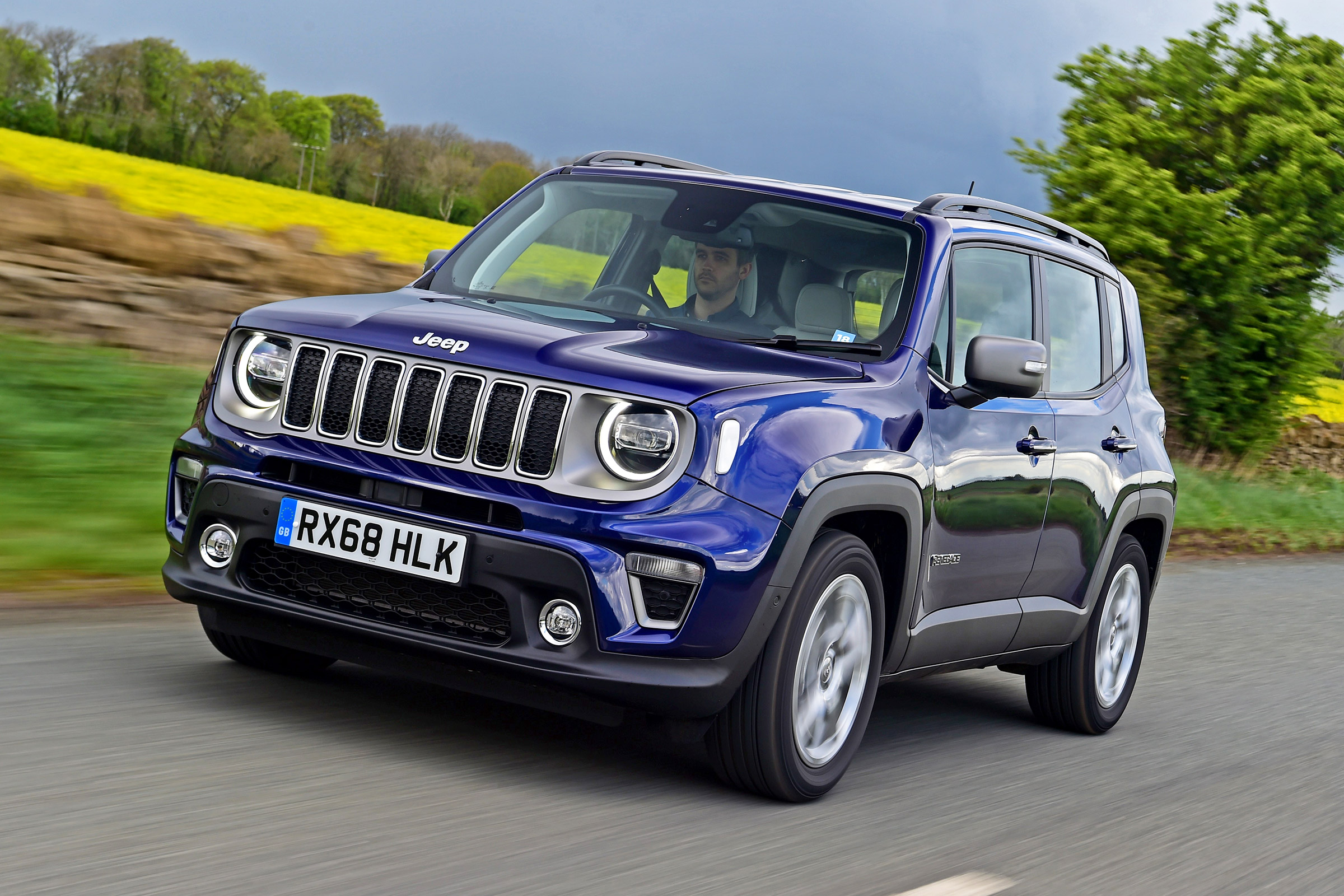 Jeep Renegade SUV Pictures| Carbuyer