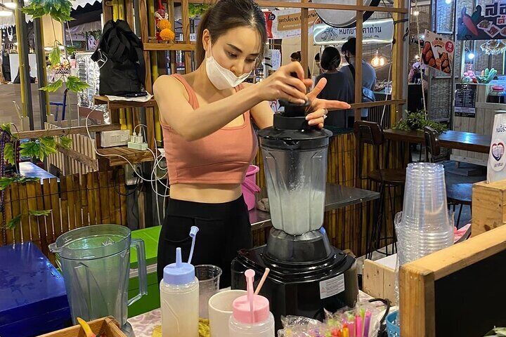 Night Life In Bangkok - Jodd Fairs Train Night Market(Joint)