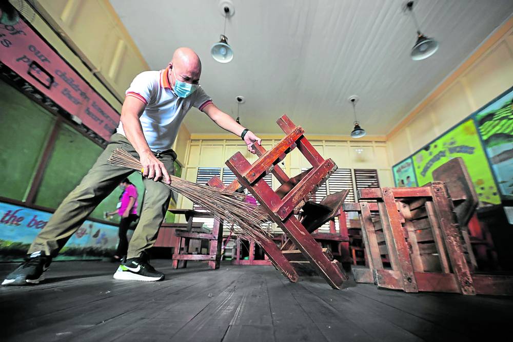 DepEd To Stop Recognizing Best ‘Brigada Eskwela’ Implementers| Inquirer News
