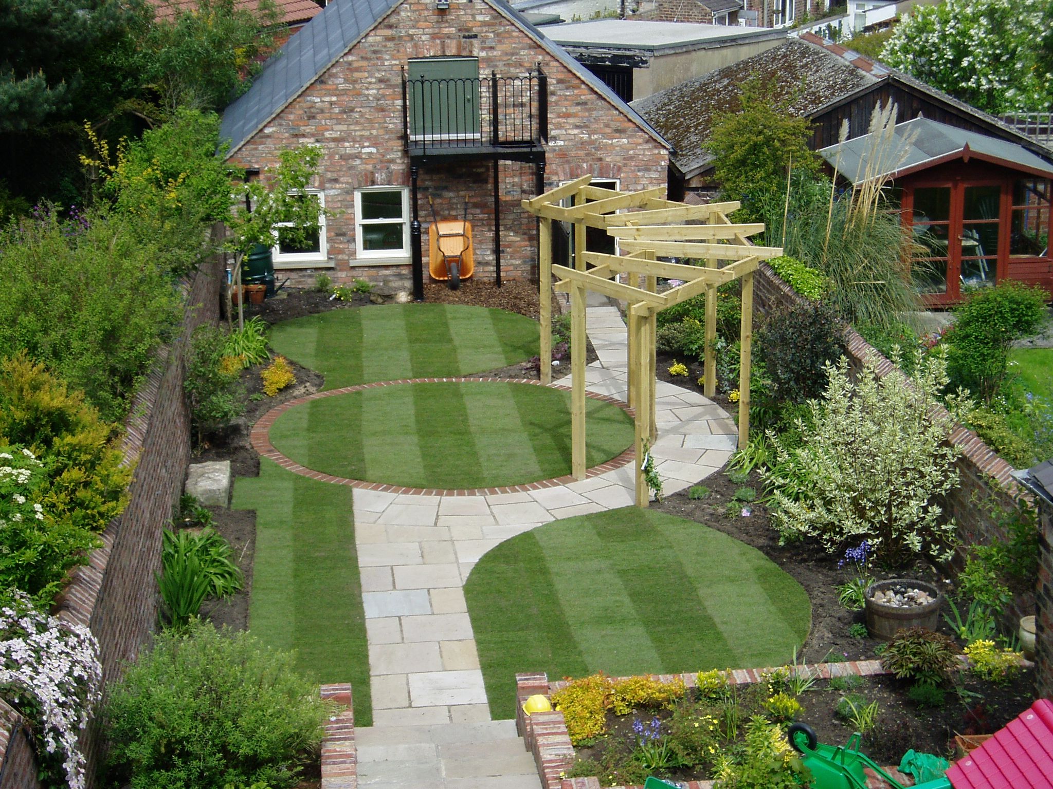 Garden Ideas: 50 Modern Garden Design Ideas To Try In 2017