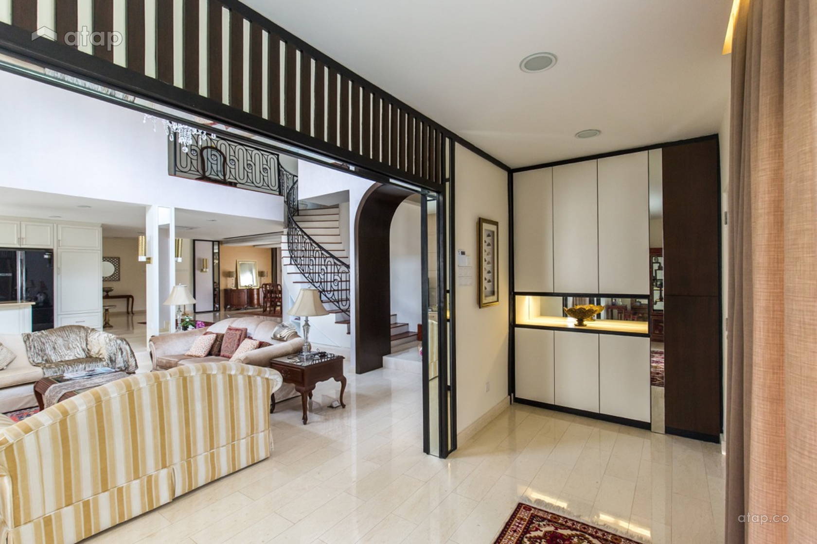 Classic Contemporary Foyer Living Room bungalow design ideas & photos Malaysia | Atap.co