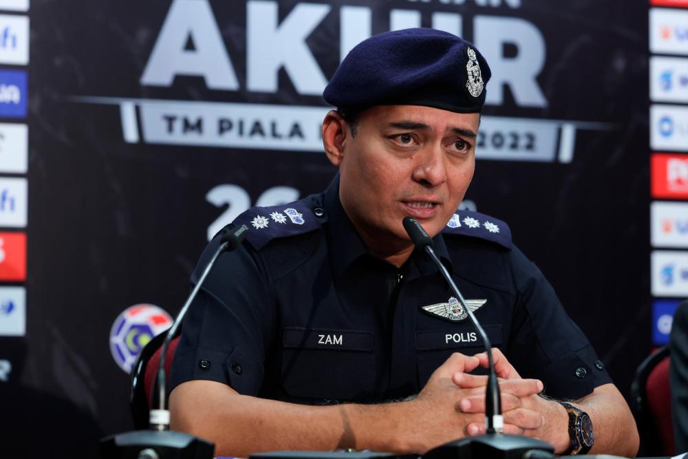 Polis Buru Dua Suspek Samun Wanita Di Stesen Minyak - Selangorkini