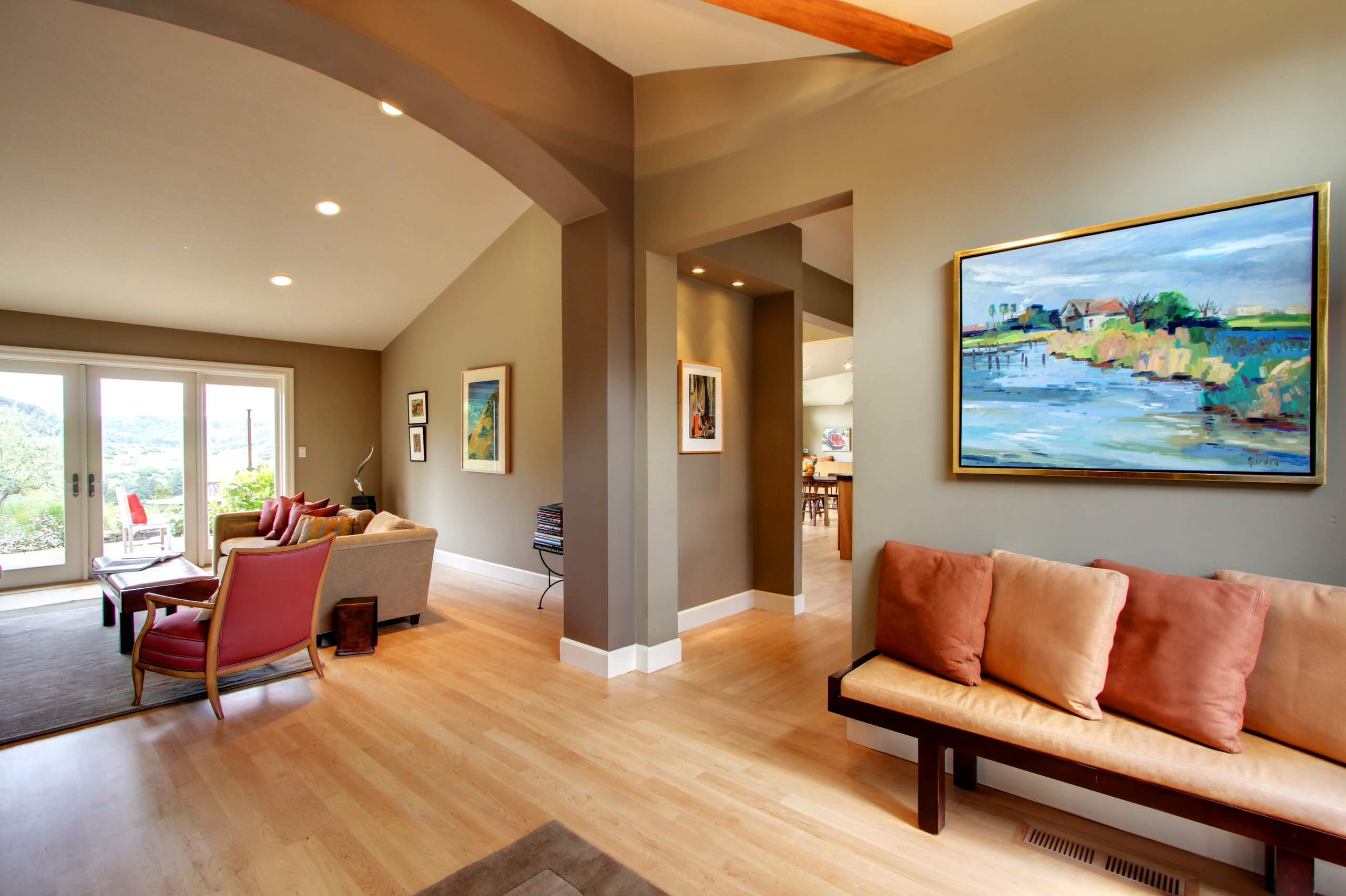 Two-Tone Living Room Walls: A Guide to Creating a Stylish and Inviting Space – Artourney