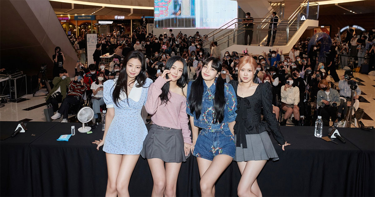 Blackpink Singapore - SaraThrisha