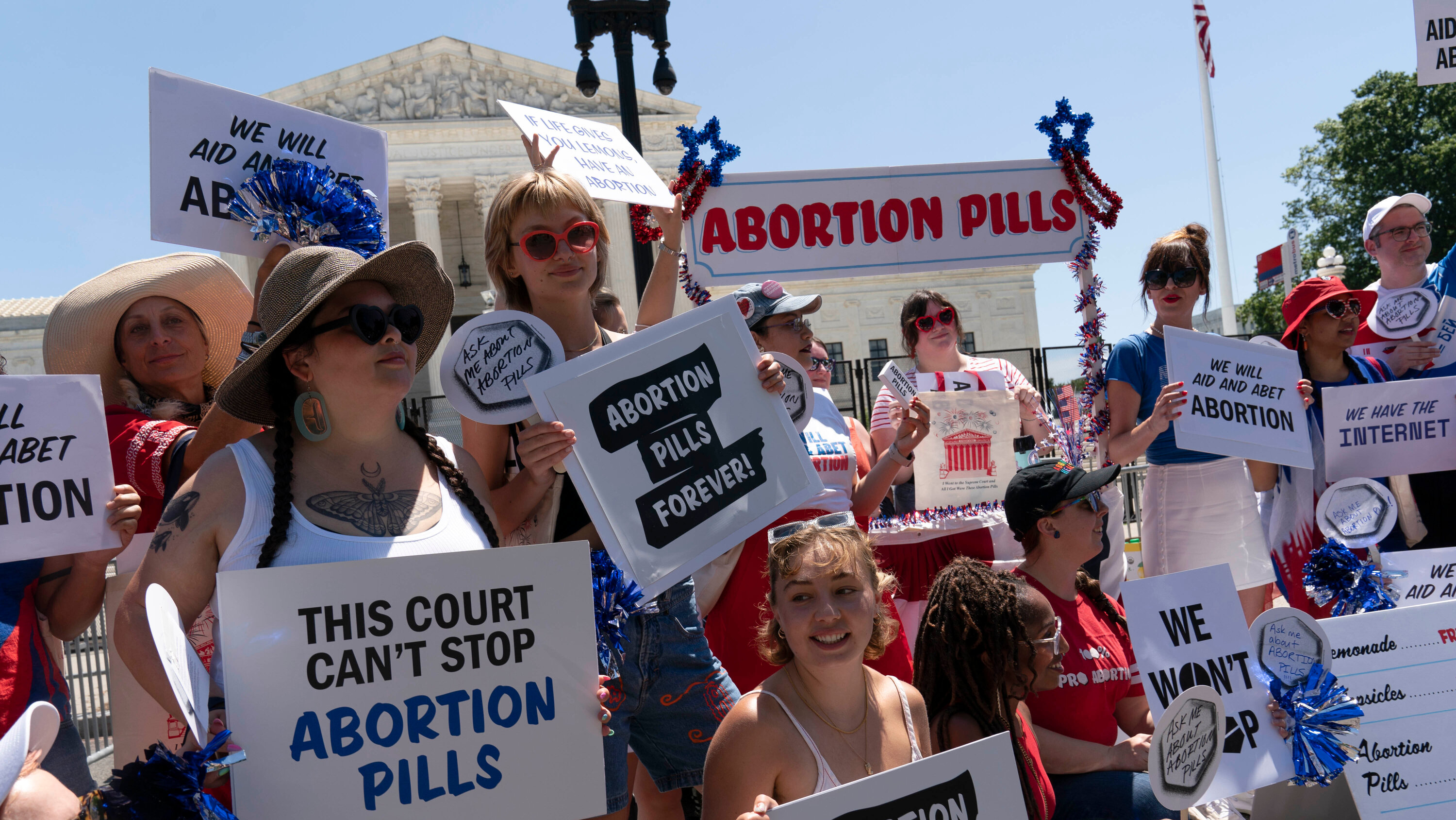 A Surge Of Overseas Abortion Pills Blunted The Effects Of State Abortion Bans - The New York Times