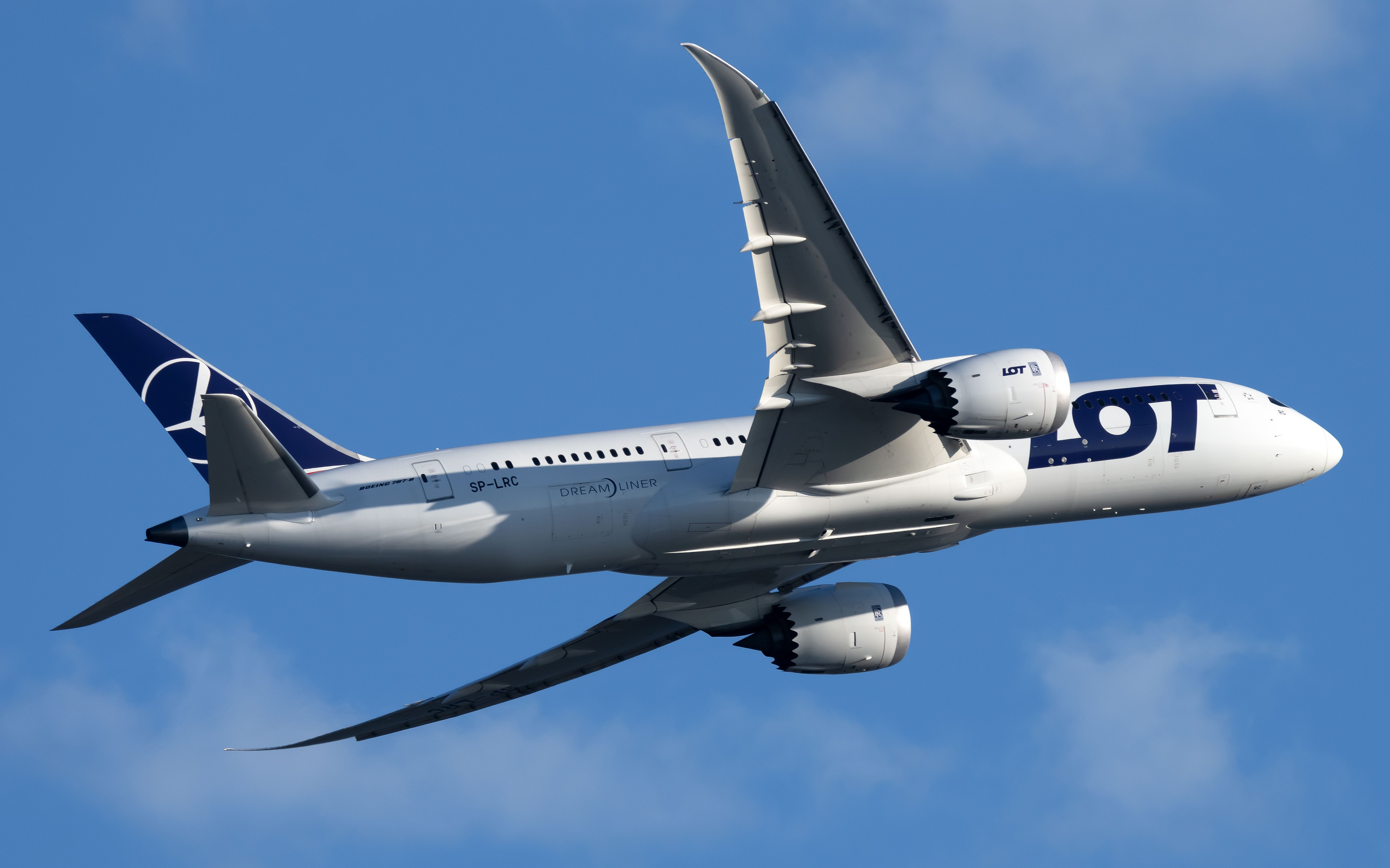 LOT Polish Moves New York JFK Flights To Terminal 1