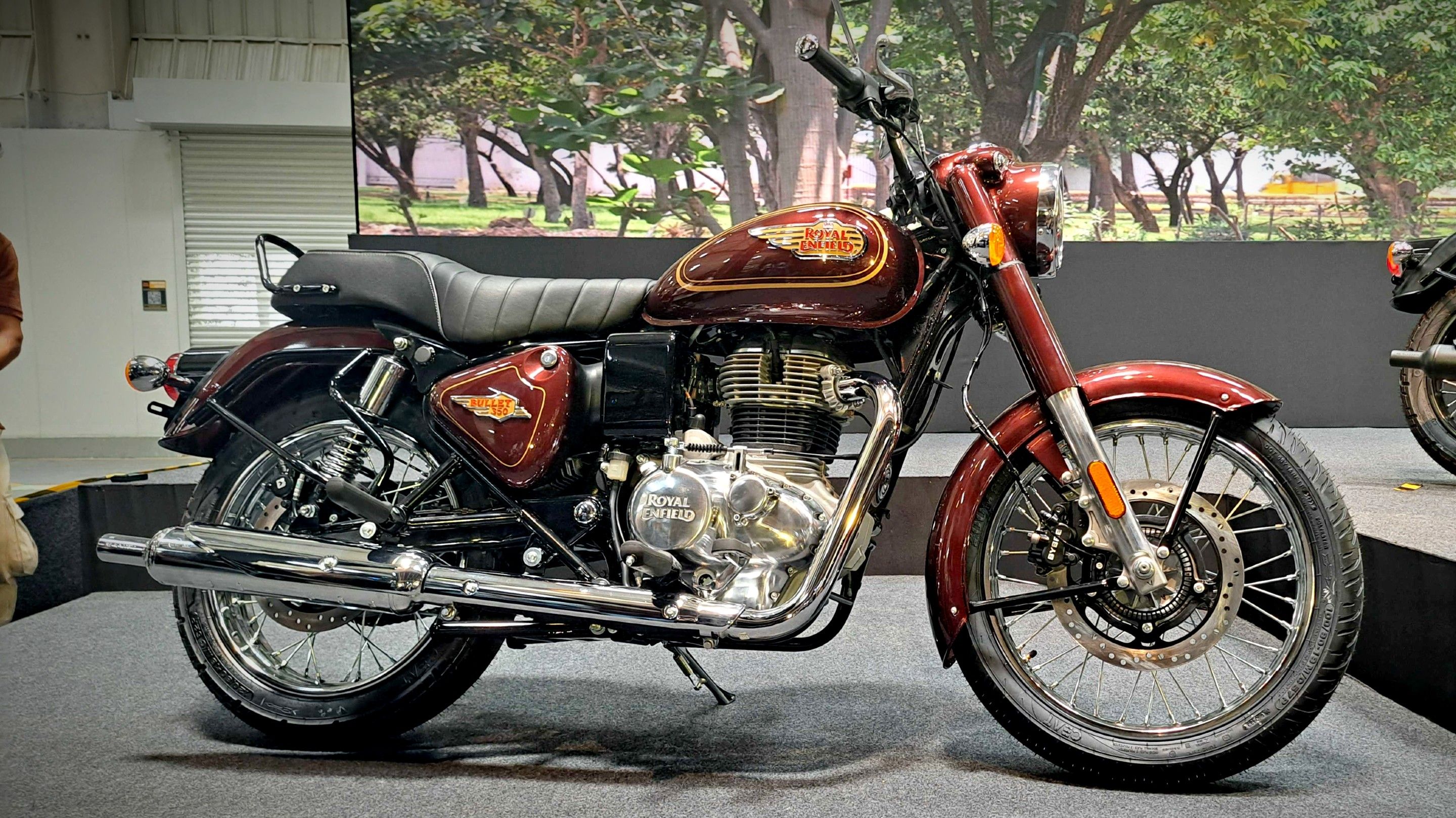 2024 Royal Enfield Classic 350 Cc - Vikki Jerrilee